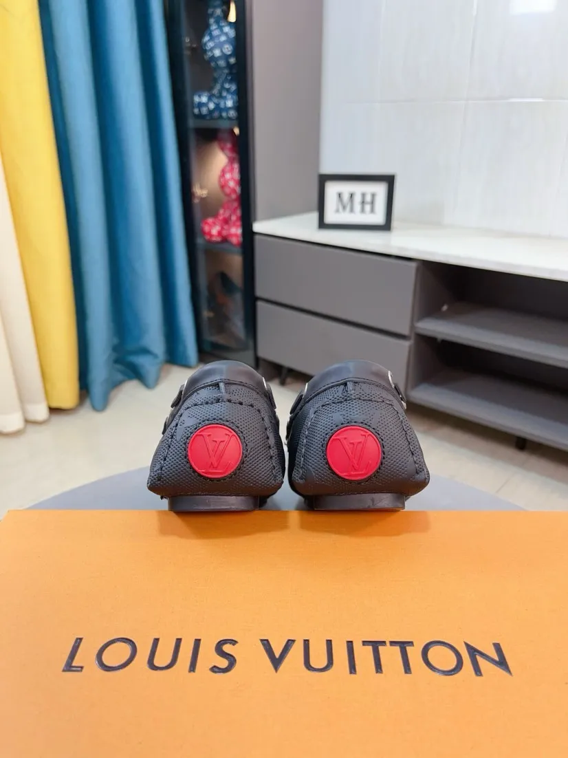 Men's men's shoes💰400🌹🌹[LV Louis Vuitton] New men's beanie shoes💝💝.. Top-grade imported cowhide embossed➕Comfortable leather lining. It is extremely skin-friendly and comfortable, feels very delicate, and the shape is very correct! Perfectly reflects the three-dimensional sense, code number: 38-44